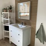 펜션 Modern Family With Hot Tub And Garden *