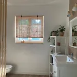 Modern Family With Hot Tub And Garden * 구장메스트라
